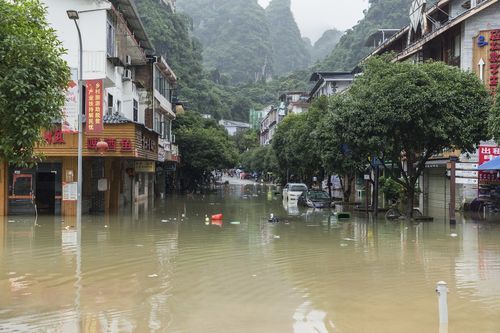 桂林阳朔县暴雨(阳朔的路都被淹了吗)