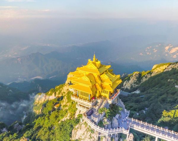 老君山在哪(想去领略一下它的壮丽景色)