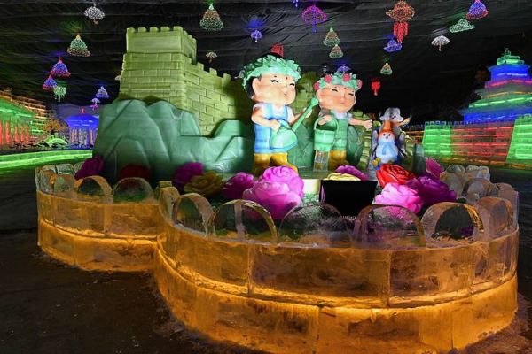 龙庆峡冰灯(怎么玩才能玩出新花样)