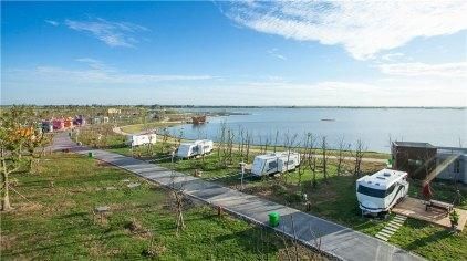 大纵湖旅游度假区(是住酒店好还是露营更舒服)