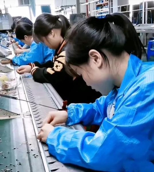 流水线工人的真实生活(每天都是重复的机械劳动吗)
